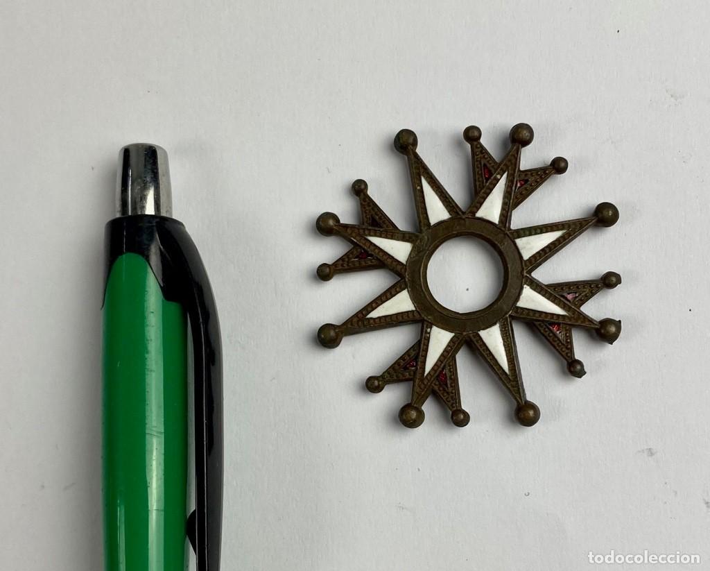 Militaria: Componente de condecoraci&oacute;n en bronce esmaltado Castells 58