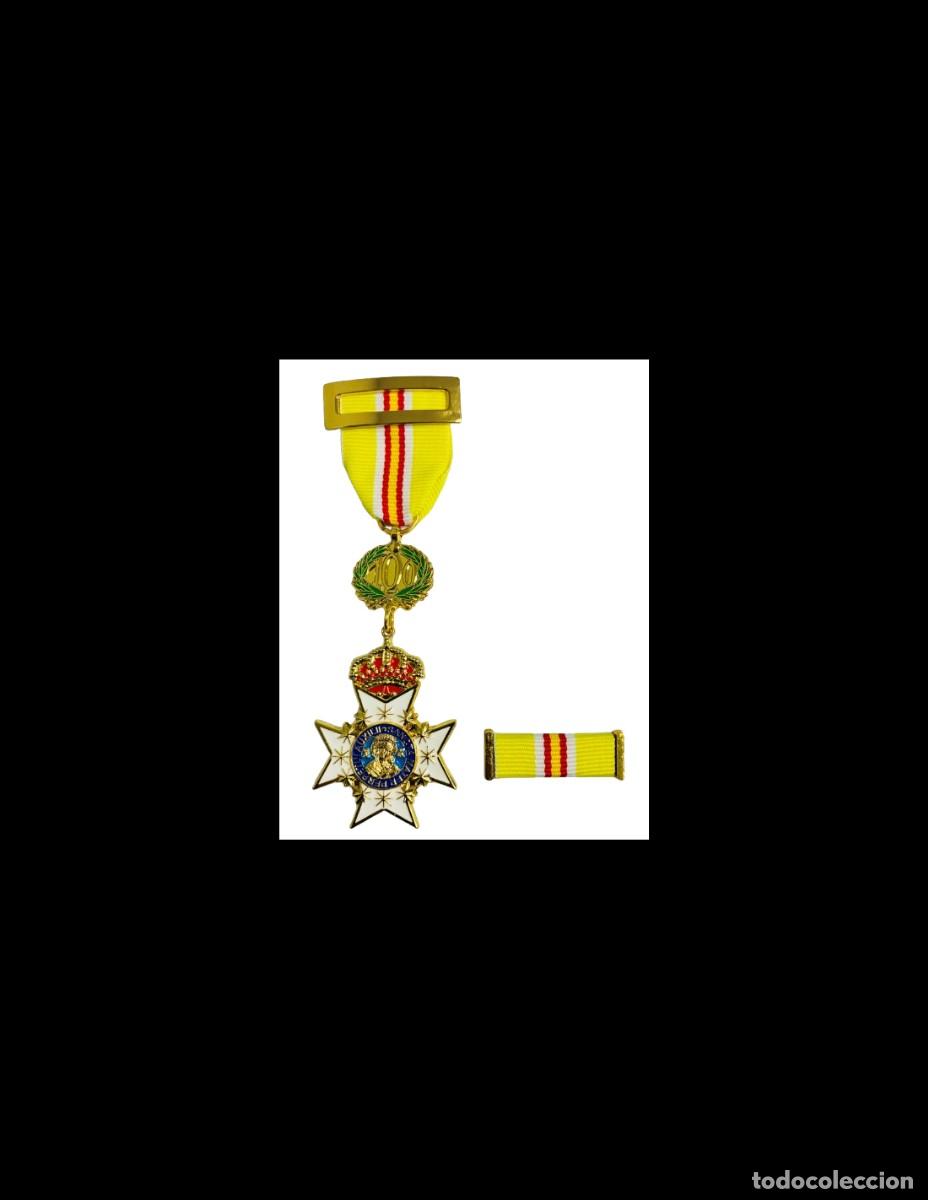 Militaria: MEDALLA DEL CENTENARIO DE LA PROCLAMACI&Oacute;N DE NUESTRA SE&Ntilde;ORA DEL PERPETUO SOCORRO + PASADOR DE DIARIO