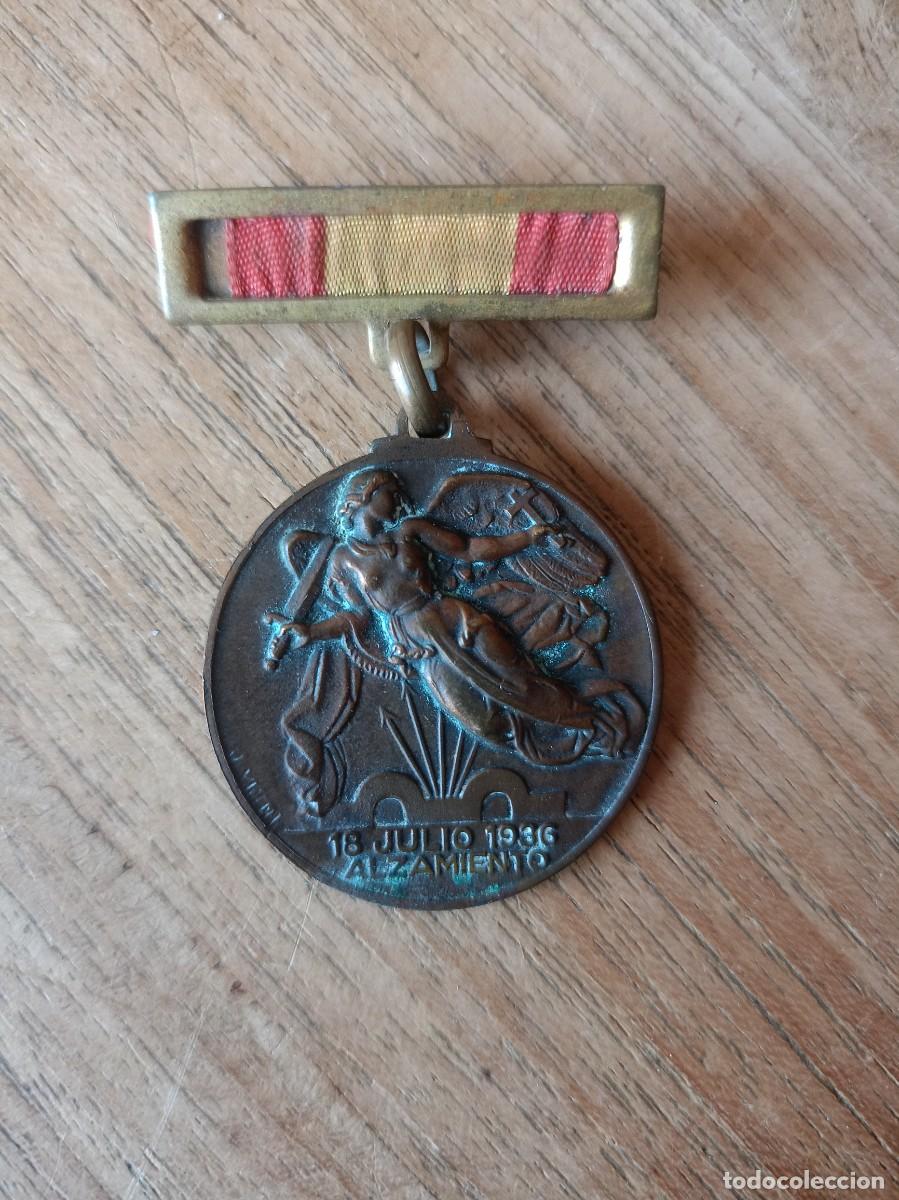 Militaria: MEDALLA ORIGINAL CONMEMORATIVA. ALZAMIENTO Y VICTORIA. 1939