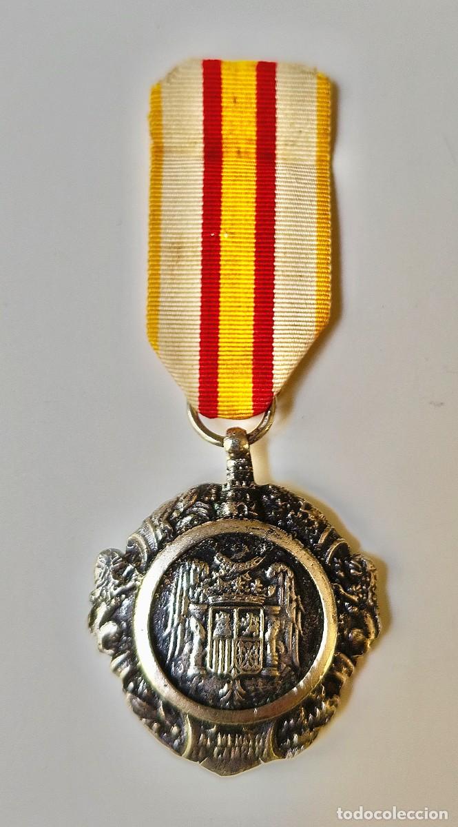 Militaria: Medalla al M&eacute;rito Militar Individual (modelo Jordana)