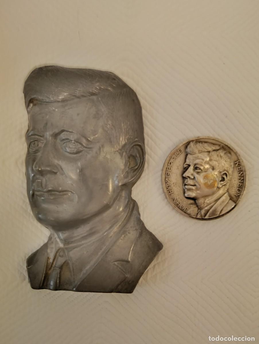 Militaria: Medalla en relieve y cara JFK.