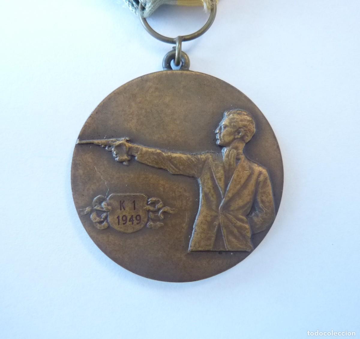 Militaria: Suecia: Medalla de campeonato de tiro con pistola. Primer premio. 1949