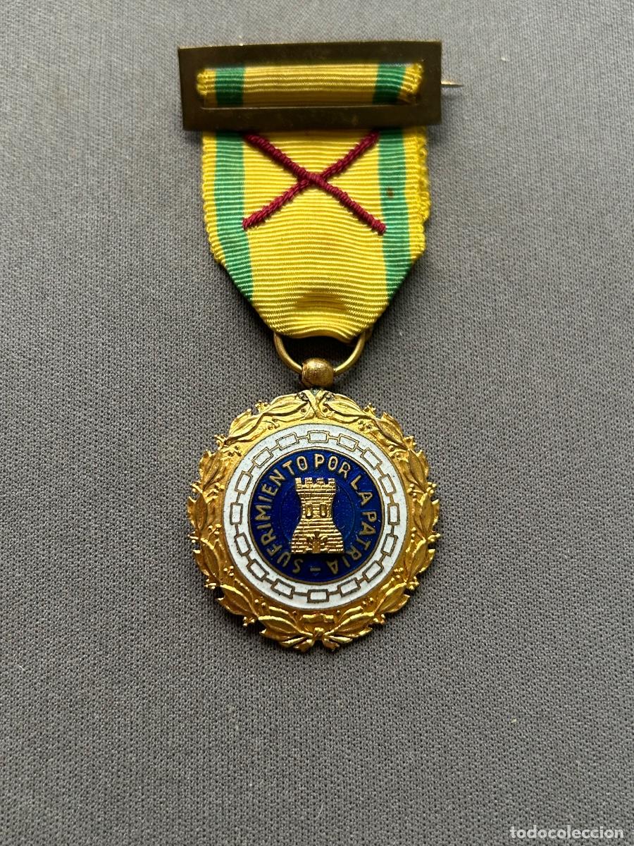 Militaria: Medalla sufrimientos por la patria aspa herido