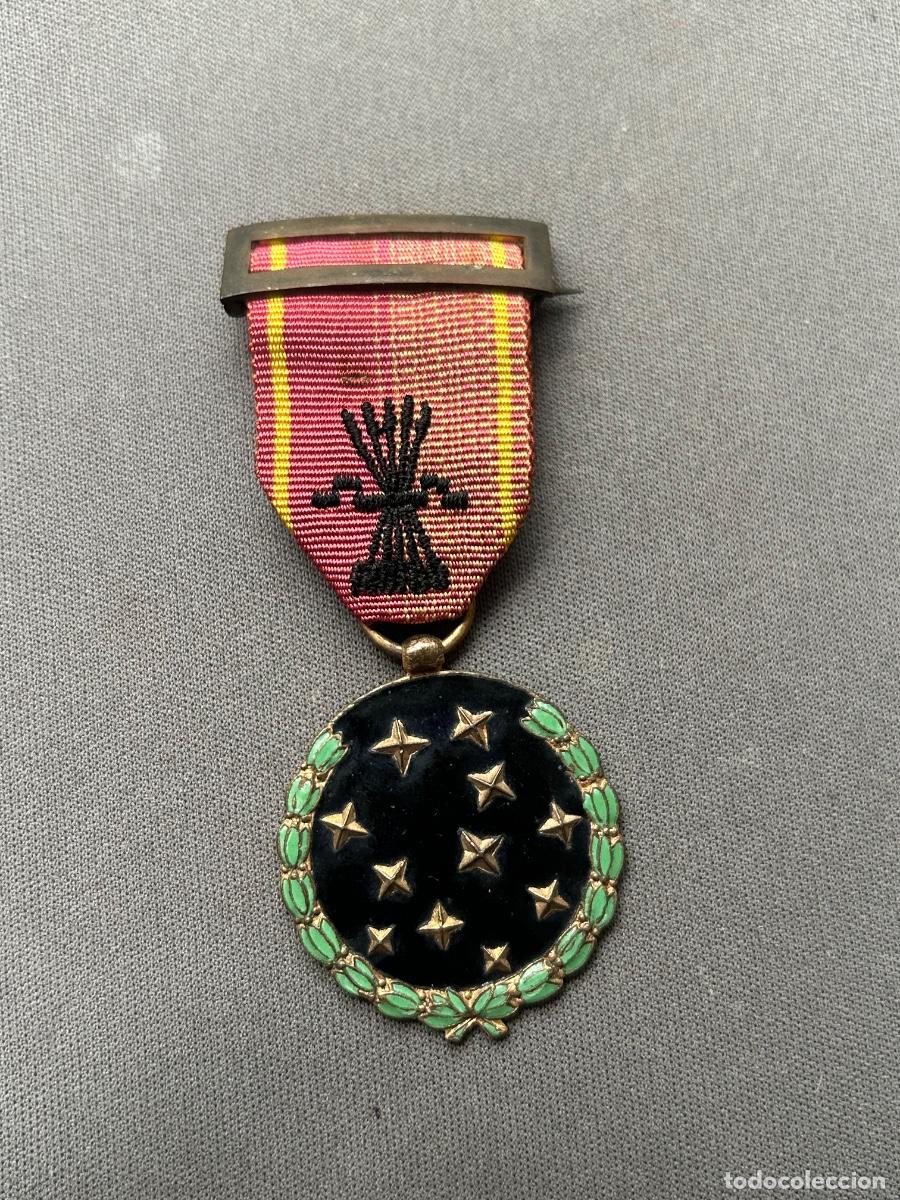 Militaria: Medalla vieja guardia falange 1936