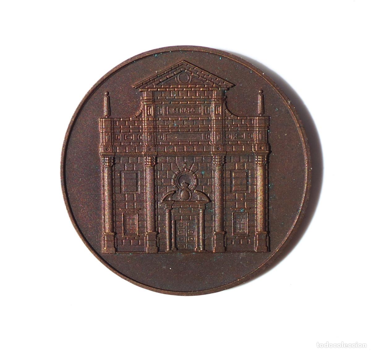 Militaria: MEDALLA DEL SENADO, BRONCE, QUE REPRESENTA LA HIST&Oacute;RICA PUERTA DEL REY DEL PALACIO DEL SENADO MADRID