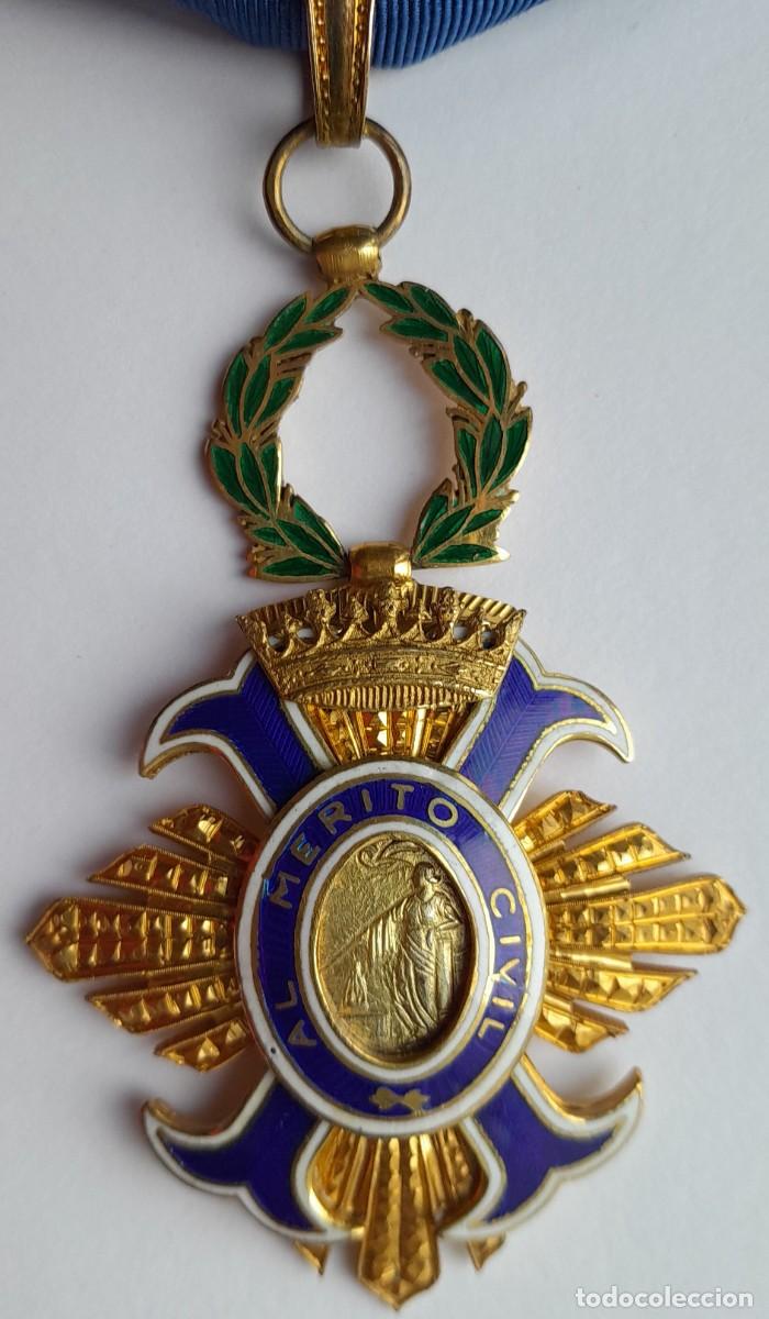Militaria: Encomienda del M&eacute;rito Civil. &Eacute;poca del general Franco. Plata sobredorada.
