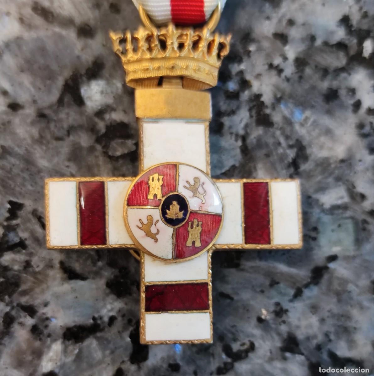 Militaria: Merito Militar distintivo blanco pensionado gran calidad.