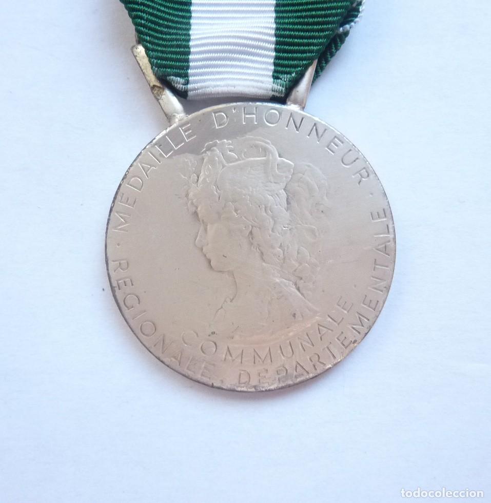 Militaria: Francia: Medalla honor regional, departamental y comunal. Servicio corporaciones locales. Cat Plata.