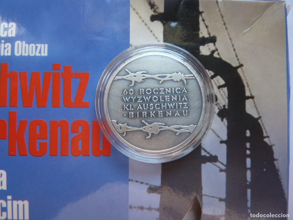 Militaria: Polonia: Medalla / moneda 60 aniversario liberaci&oacute;n campo de concrentraci&oacute;n Auschwitz Birkenau