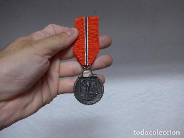 Militaria: Antigua medalla alemana original de la Campa&ntilde;a del Este, Division Azul, II Guerra Mundial.