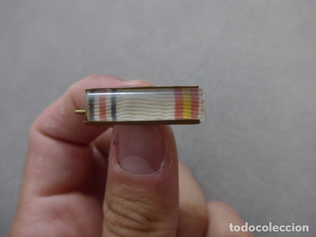 Militaria: Antiguo pasador de diario original de la medalla de la campa&ntilde;a de la Division Azul.