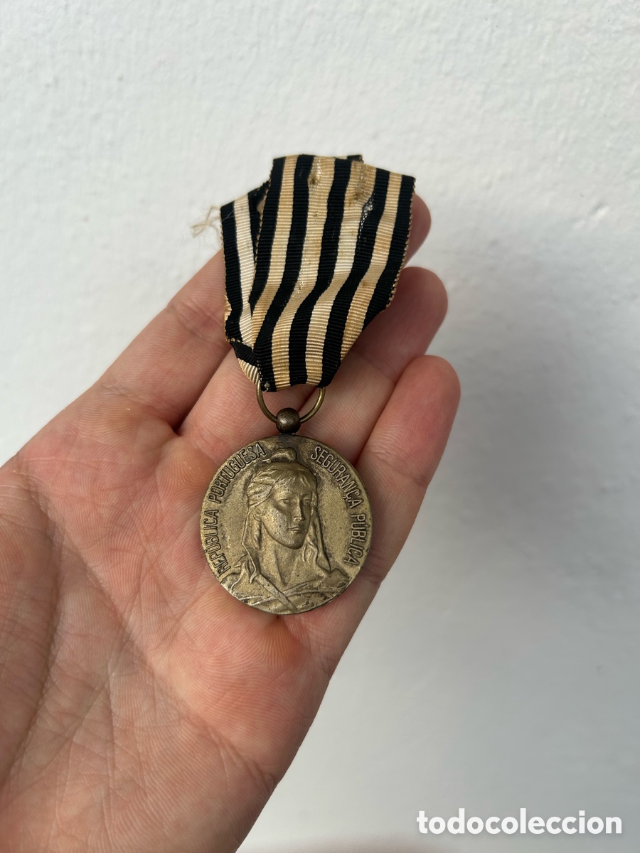 Militaria: Medalla seguridad p&uacute;blica Portugal