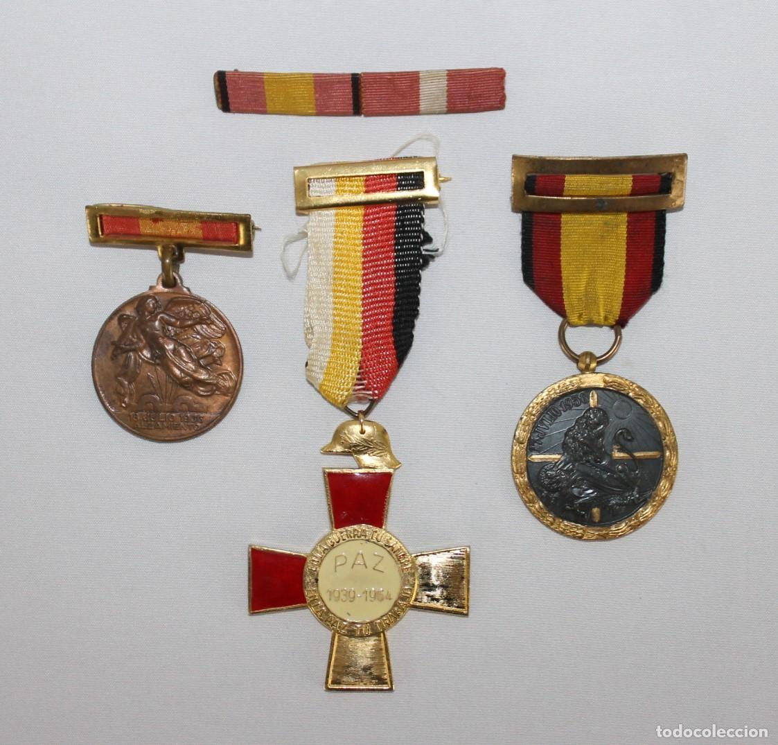 Militaria: Lote 3 medallas y pasador. Guerra Civil Espa&ntilde;ola. 17 y 18 julio 1936. Paz 1939-1964