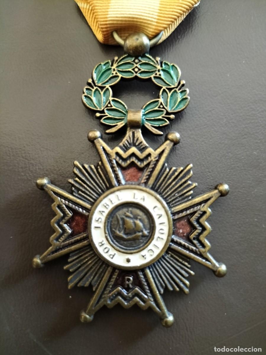 Militaria: Medalla Cruz de la Orden de Isabel La Cat&oacute;lica REPLICA
