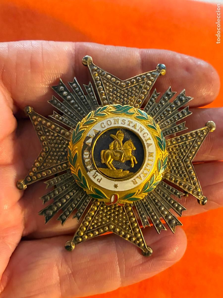 Militaria: Medalla placa premio a la constancia militar 7 cm di&aacute;metro falta un poco de esmalte