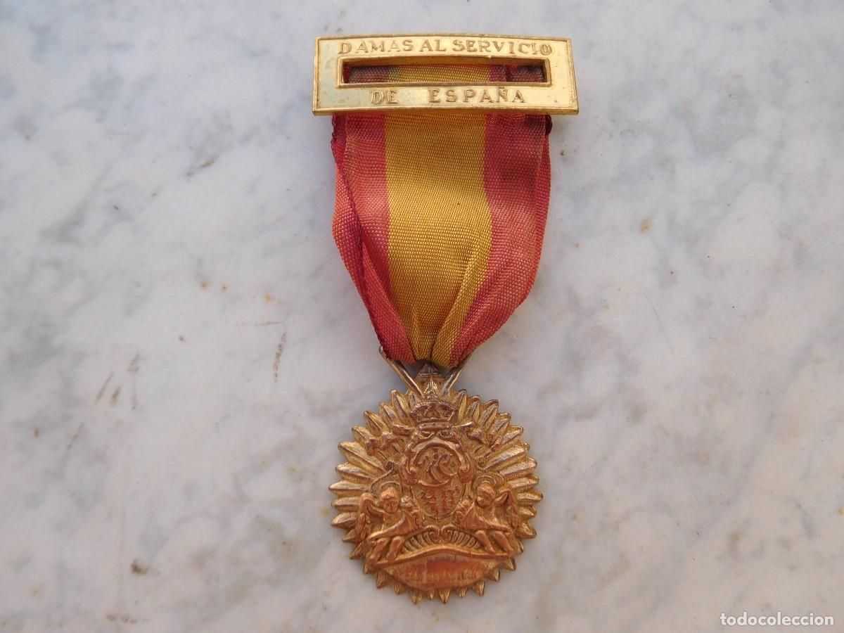 Militaria: Medalla damas al servicio de Espa&ntilde;a San Sebastian guerra civil