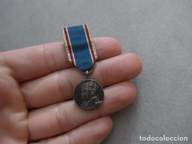 Militaria: Antigua medalla inglesa en miniatura de la Coronacion del Rei Jorge VI en 1937, Gran Breta&ntilde;a