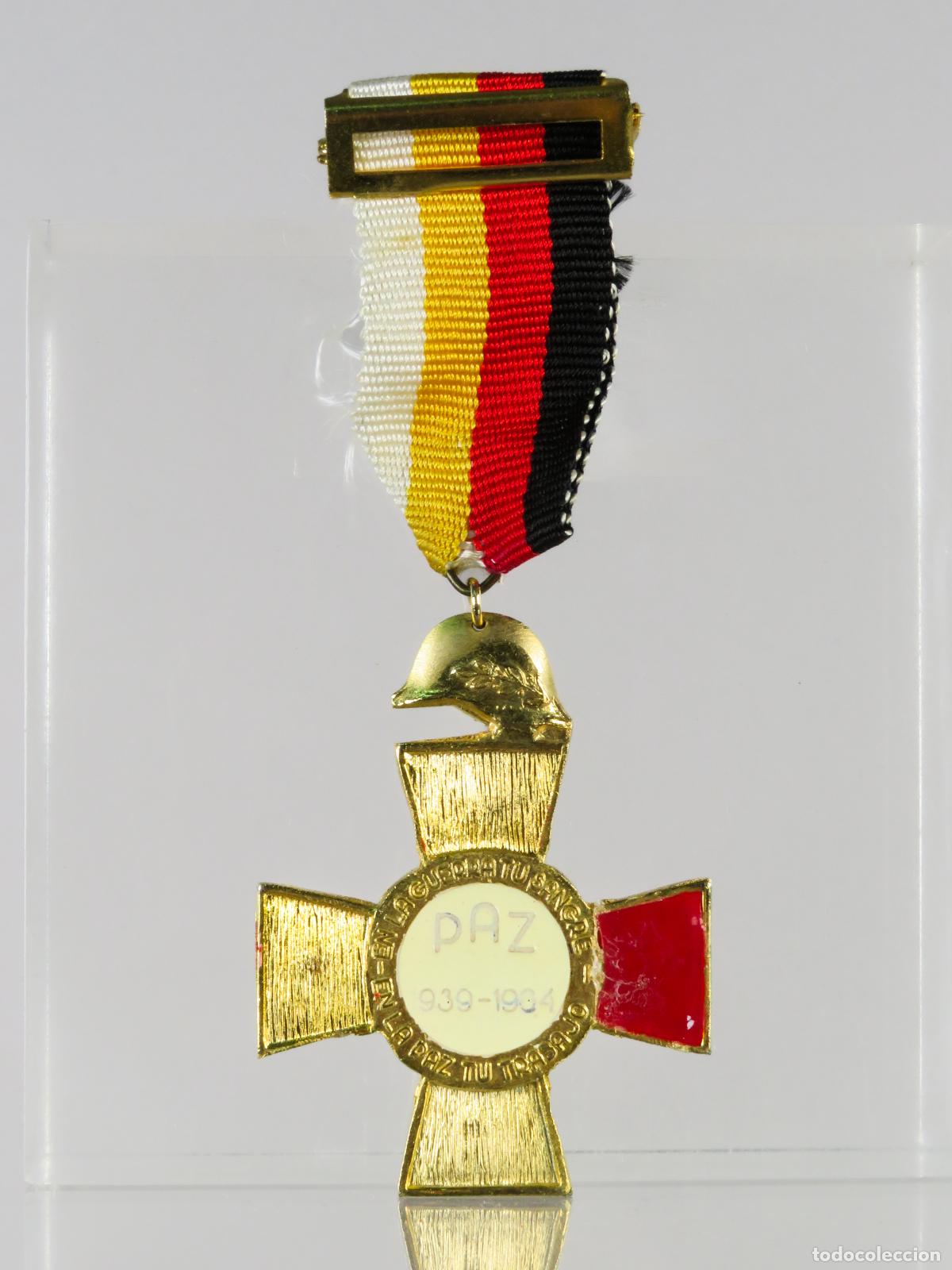 Militaria: Medalla 25 a&ntilde;os paz cruz memoria ca&iacute;dos 1939 - 1984 metal esmalte cinta pasador