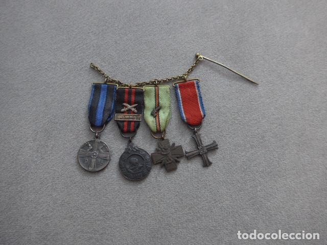 Militaria: Antiguo pasador de medallas en miniatura de Finlandia de I - II Guerra Mundial. Original