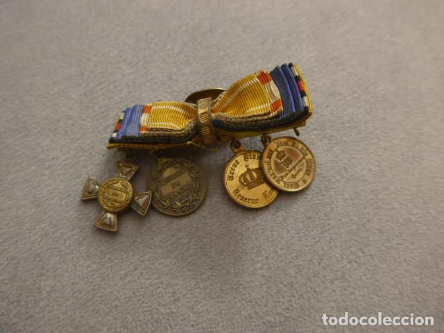 Militaria: Antiguo pasador de medallas alemanas en miniatura originales de siglo XIX, Alemania, Prusia.