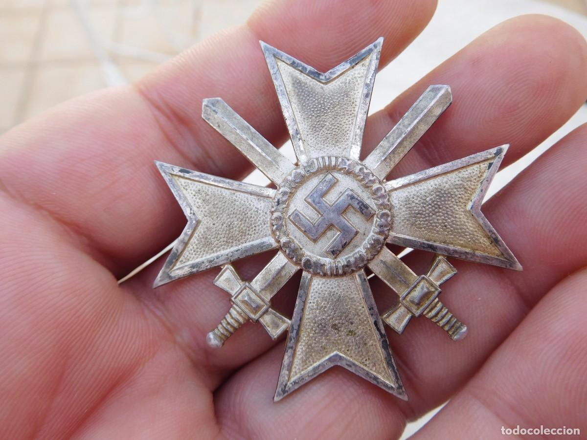 Militaria: Alemania III Reich. Cruz al m&eacute;rito militar con espadas de 1&ordf; Clase. Marcada 43