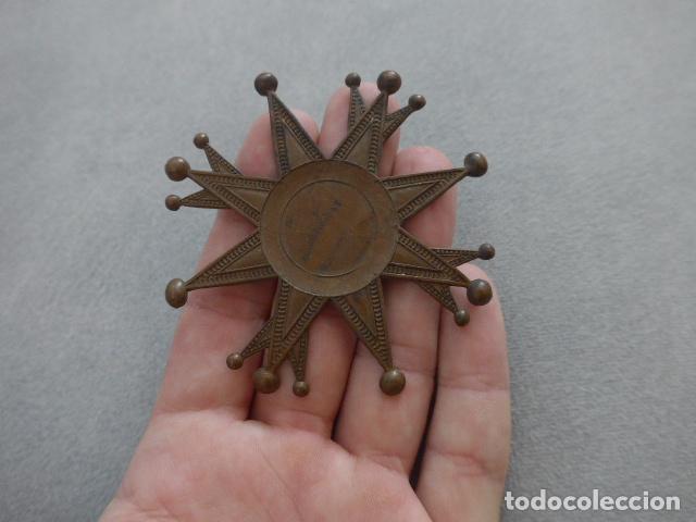 Militaria: Antigua medalla o placa espa&ntilde;ola a identificar, original de castells.