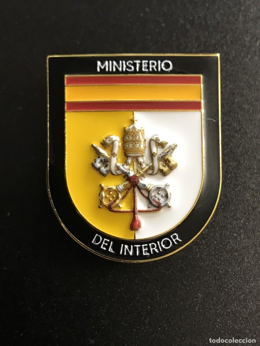 Militaria: DISTINTIVO VISITA DEL PAPA LUIS XIV POLICIA , GUARDIA CIVIL Y POLICIA LOCAL