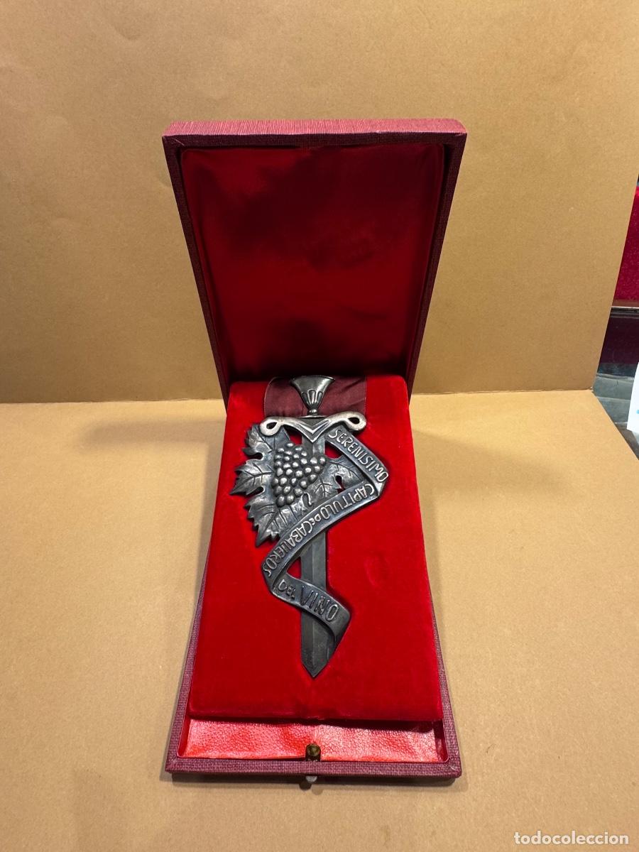 Militaria: MEDALLA SERENISIMO CAPITULO DE CABALLEROS DEL VINO / DAL&Iacute; PROTAGONIZO LA INAUGURACI&Oacute;N (G)