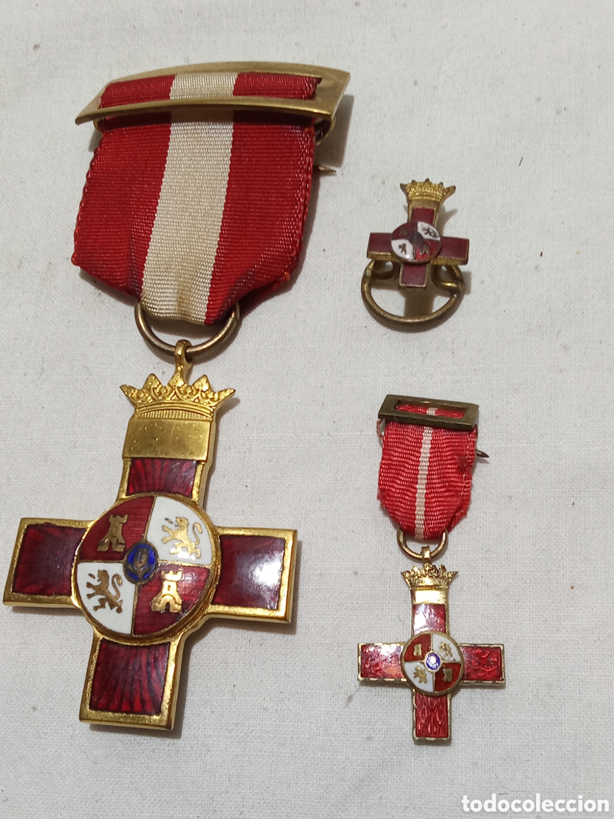 Militaria: MEDALLA MILITAR CON MINIATURA Y OJAL CRUZ MERITO MILITAR DISTINTIVO ROJO