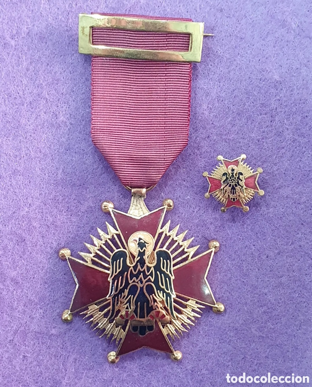 Militaria: SALIDA 0.01&euro;. Medalla y miniatura Orden de Cisneros. Falange. (L57)