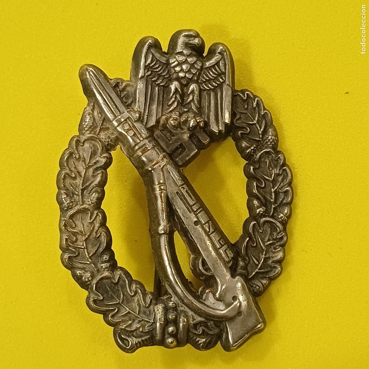 Militaria: INSIGNIA DE ASALTO DE INFANTERIA/EN METAL.