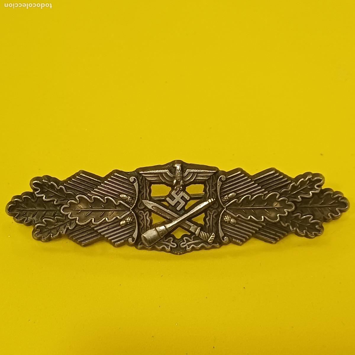 Militaria: PLACA/INSIGNIA DE COMBATE CUERPO A CUERPO/EN METAL.