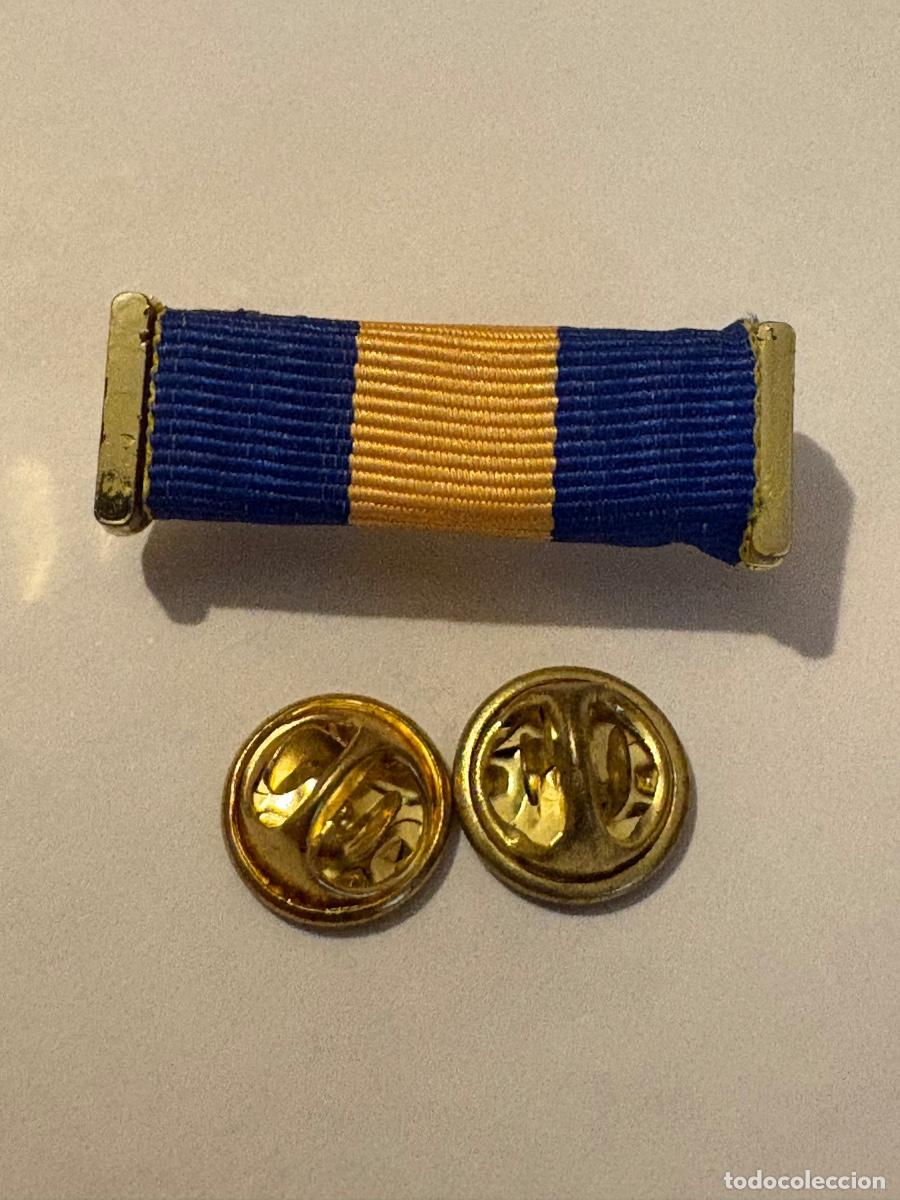 Militaria: ALFILER DE DIARIO DE LA MEDALLA PESD SERVICIOS GENERALES. .