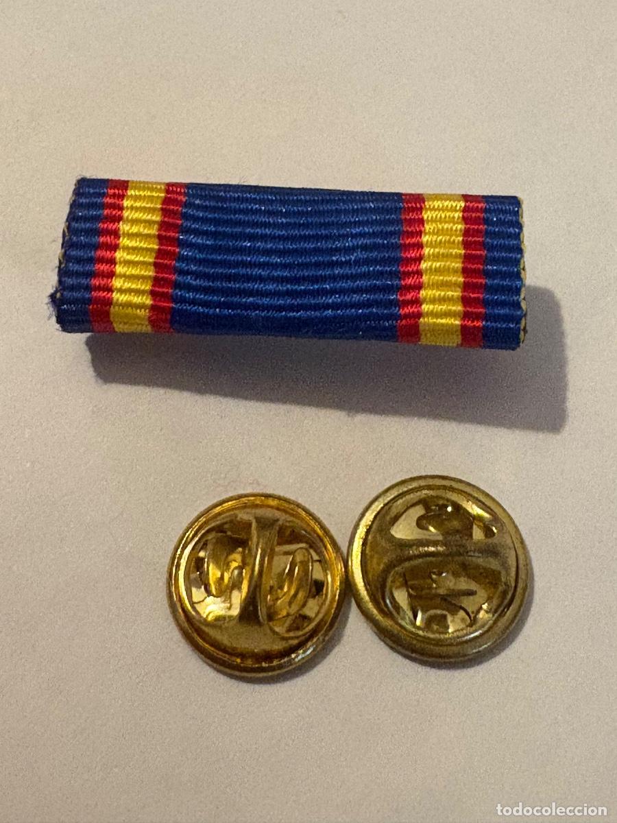 Militaria: ALFILER DE DIARIO DE LA MEDALLA DE LAS CAMPA&Ntilde;AS.
