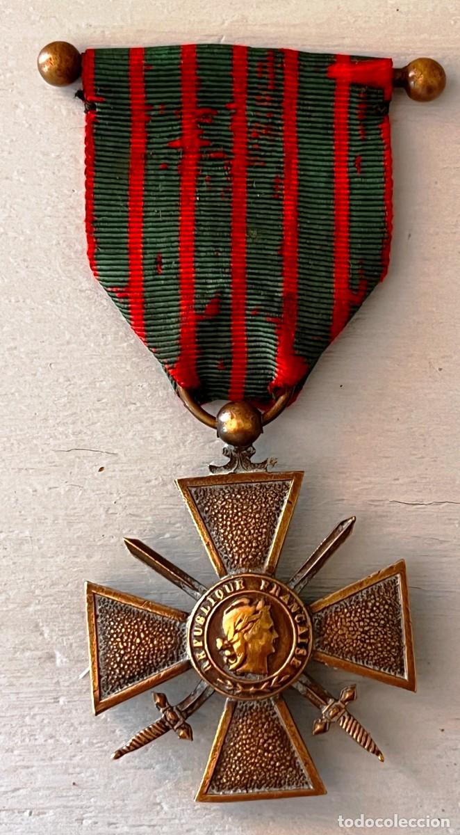 Militaria: Medalla Croix de Guerre Francesa 1914-1917, tal y como se ve en las fotos puestas, buen estado de co