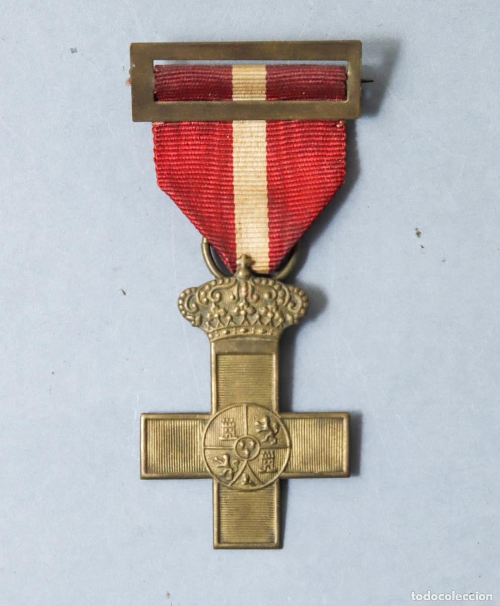 Militaria: MEDALLA M&Eacute;RITO MILITAR DISTINTIVO ROJO PARA TROPA 1875-1931