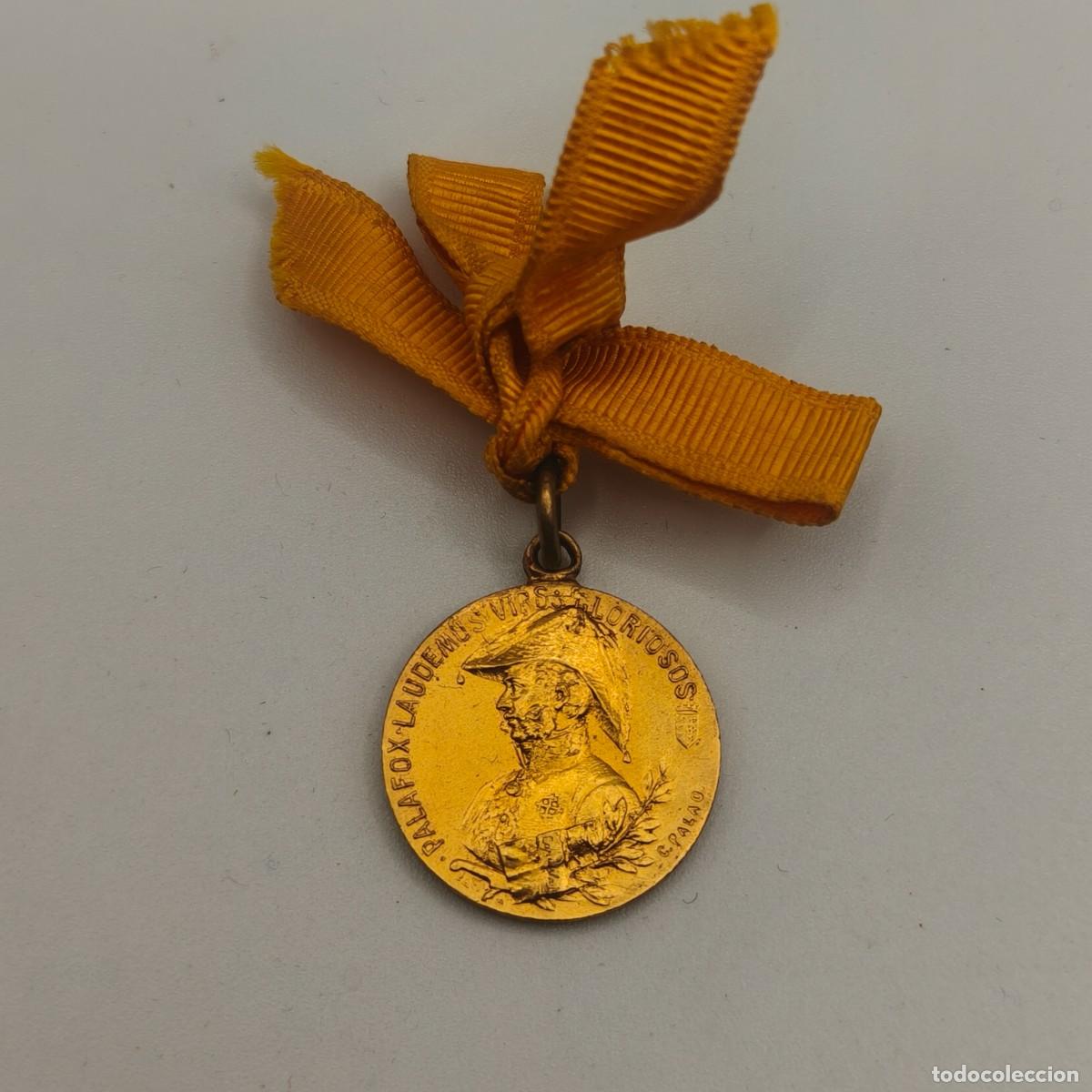 Militaria: Medalla categor&iacute;a oro sitio de Zaragoza, modelo para dama.