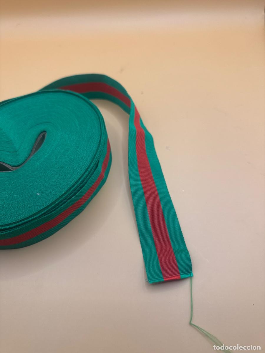 Military Antiques: Cinta Cruz de la Orden del M&eacute;rito de la Guardia Civil con distintivo rojo