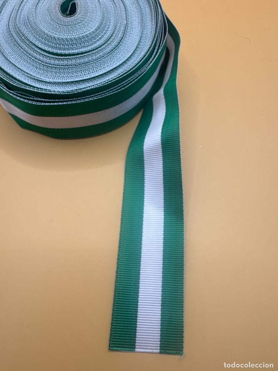Military Antiques: Cinta Cruz de la Orden del M&eacute;rito de la Guardia Civil con distintivo blanco