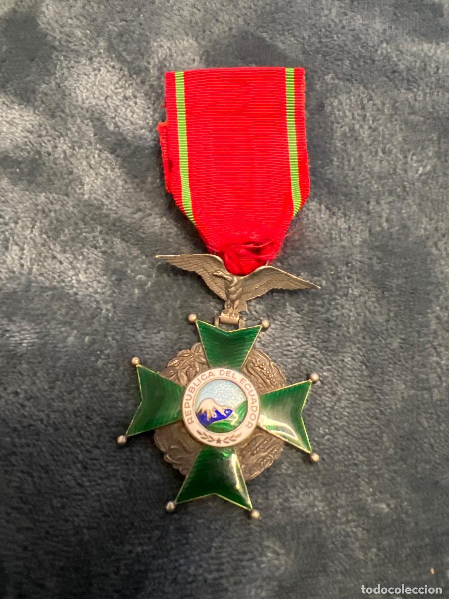 Militaria: ORDEN NACIONAL DE M&Eacute;RITO ECUADOR .Plata