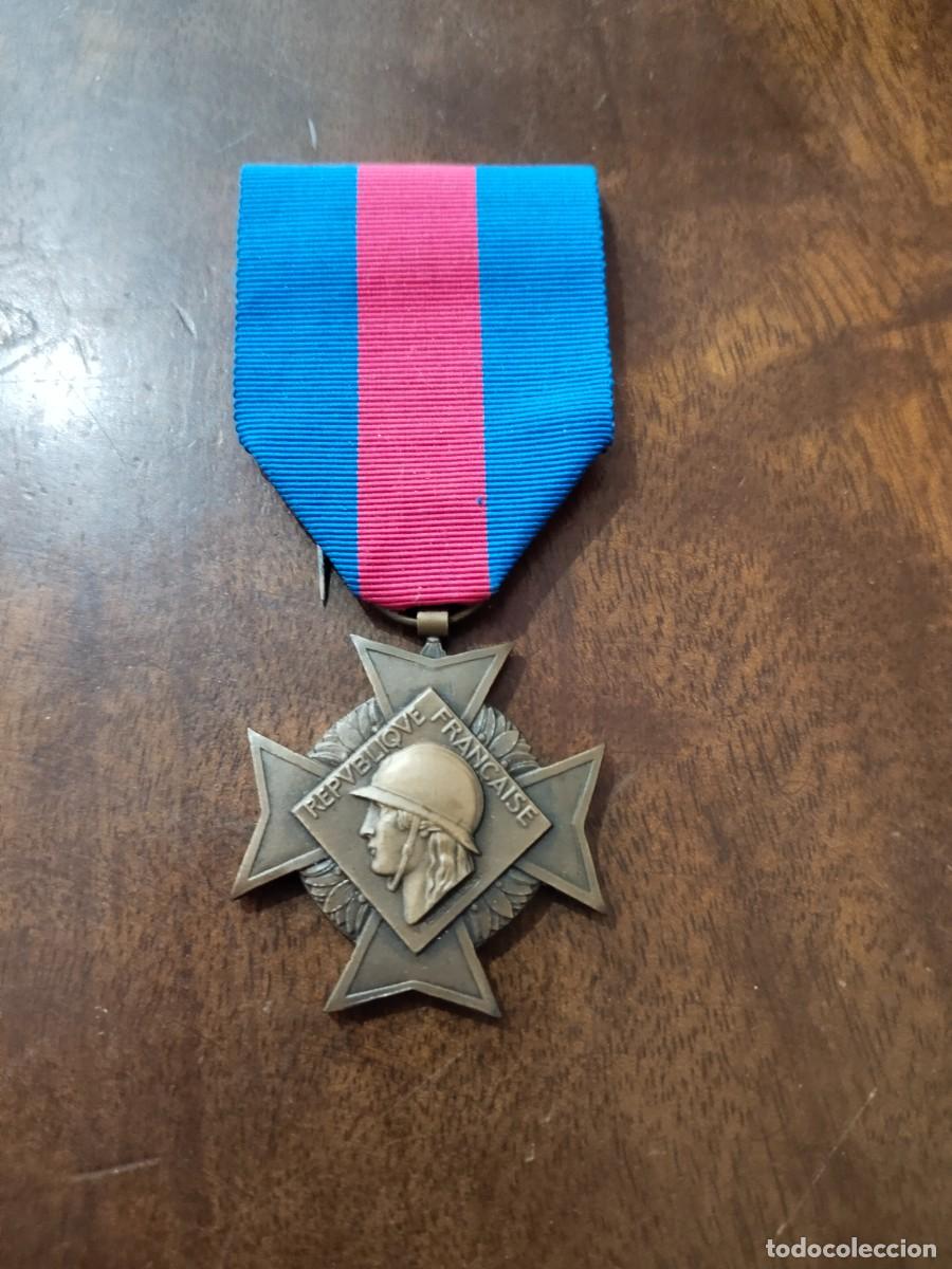 Militaria: Francia Medalla Services Militaires Volontaires. Original.