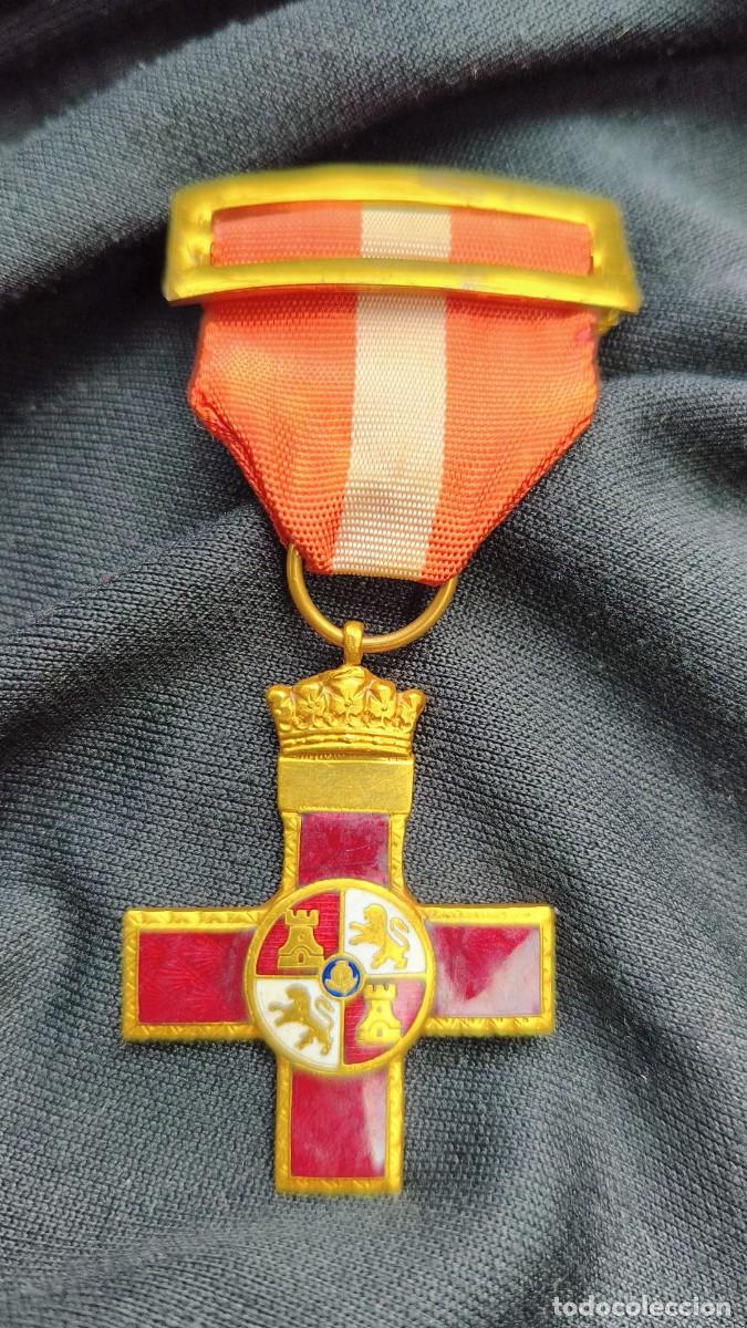 Militaria: Cruz m&eacute;rito militar unifacial princesa