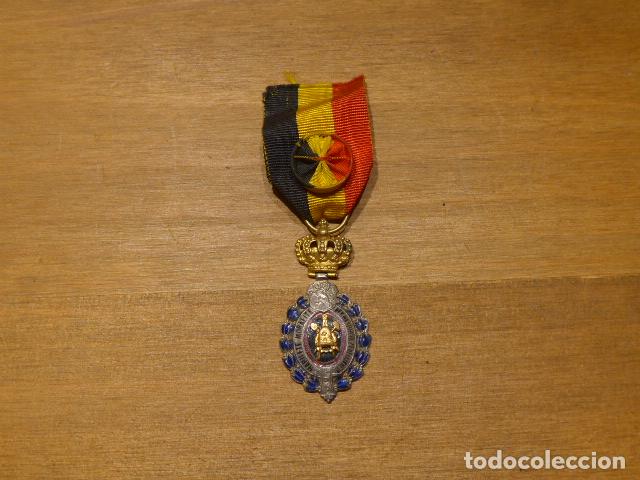Militaria: Antigua medalla belga al merito en el trabajo, original. Belgica.