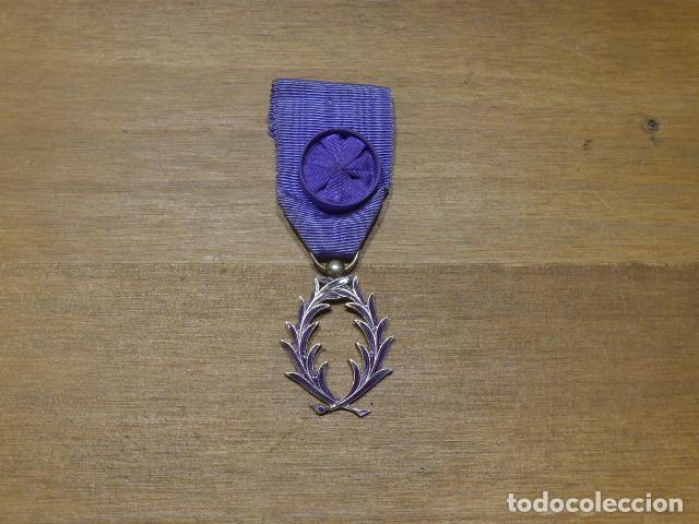 Militaria: Antigua medalla francesa Orden de las Palmas academicas, original, Francia.
