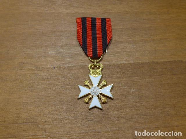 Militaria: Antigua medalla belga de la Orden al merito civico de Belgica, original