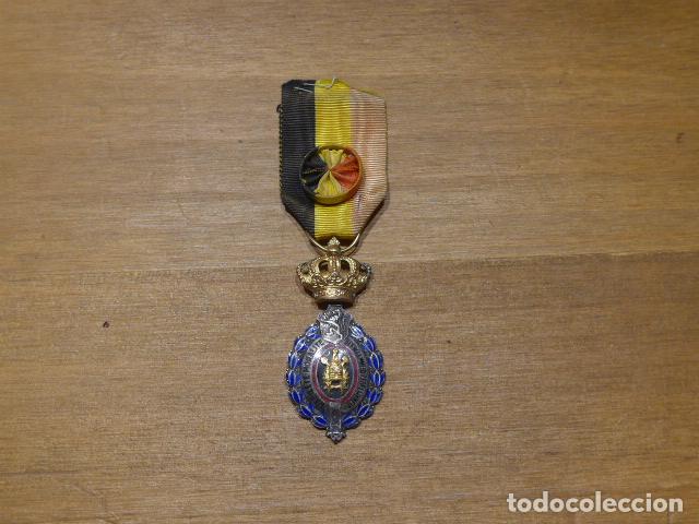 Militaria: Antigua medalla belga al merito en el trabajo, original. Belgica.