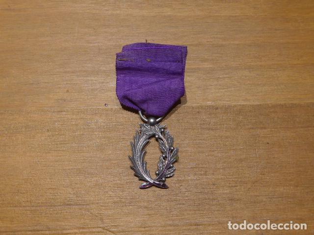 Militaria: Antigua medalla francesa de las Palmas academicas, original, Francia.