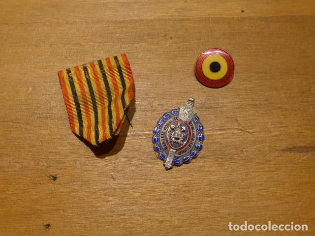 Militaria: Antiguo lote belga de medalla, insignia y cinta. Belgica. Originales.