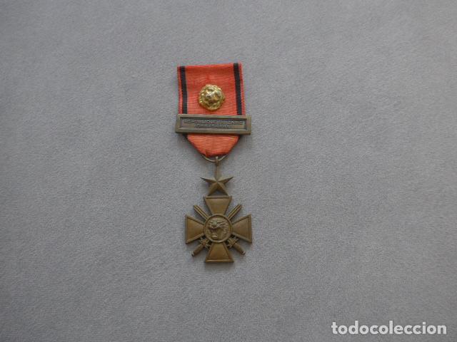 Militaria: Antigua medalla Cruz de merito de Guerra del Congo o Zaire, con pasador Operacion Shaba de 1977