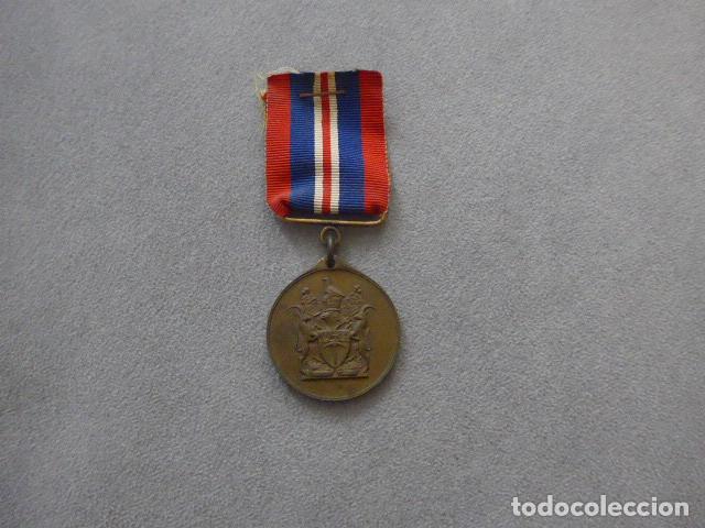 Military Antiques: Antigua medalla de la Victoria de Rhodesia del Sur en la II Guerra Mundial, original. Zimbawe.